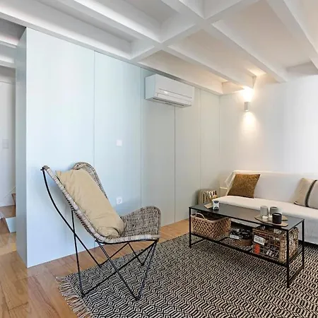 Appartement O Aleph, Irresistible Duplex Apt. W/ac And Balcony Porto